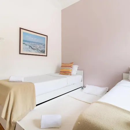 Apartment Chagas 17 By Central Hill Apartments Lisbon