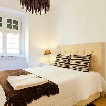 Chagas 17 By Central Hill Apartments *